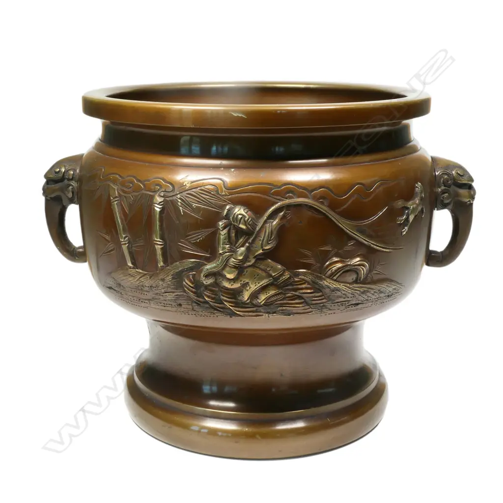 A 19thC Japanese bronze wax cast Firepot/hibachi, Image 1++