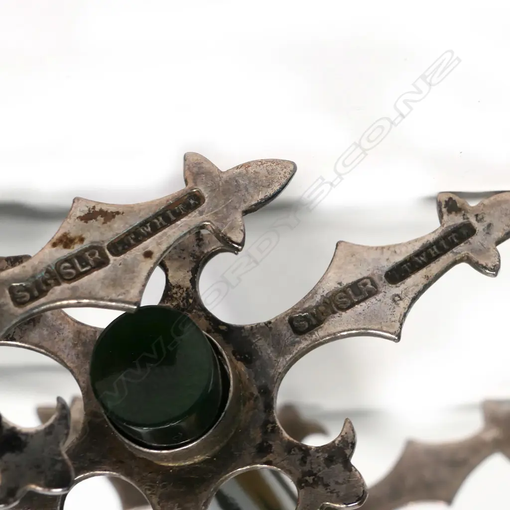 A pair of colonial NZ silver and pounamu knife rests, Image 1++