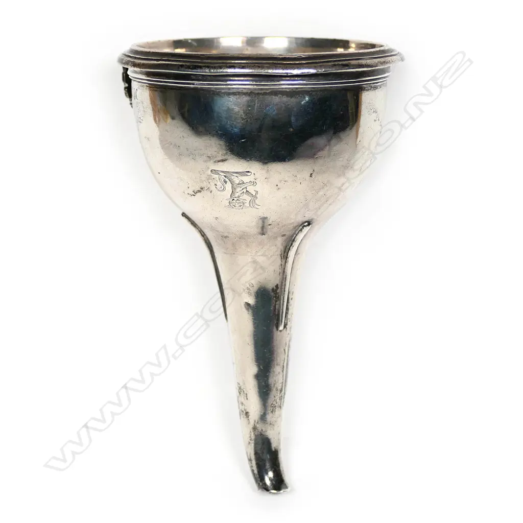 A William IV silver crested wine funnel Image 1++