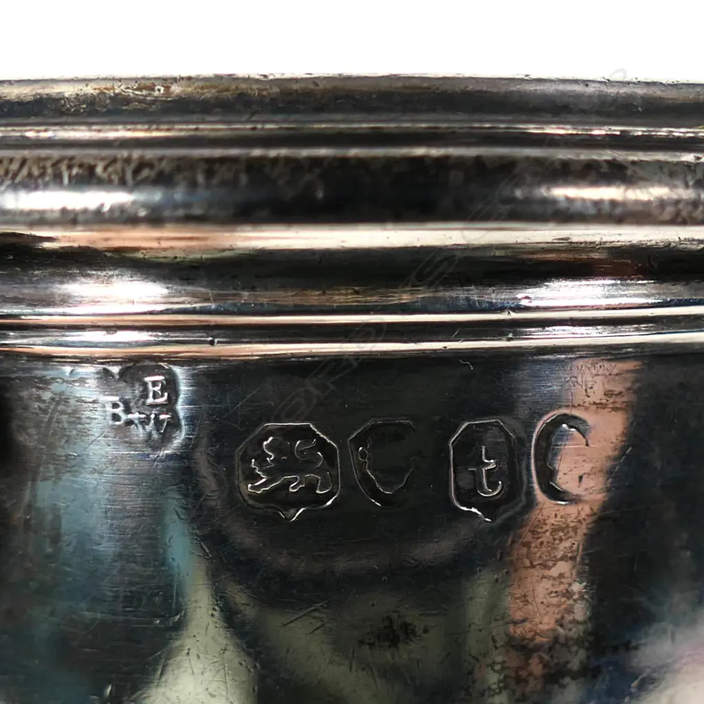 A William IV silver crested wine funnel Image 1++