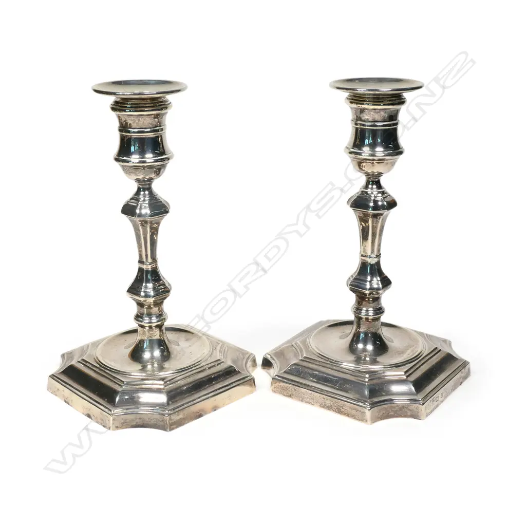 A pair of good 20thC silver Georgian style candlesticks, Image 1++