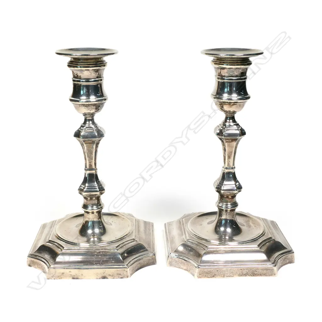 A pair of good 20thC silver Georgian style candlesticks, Image 1++