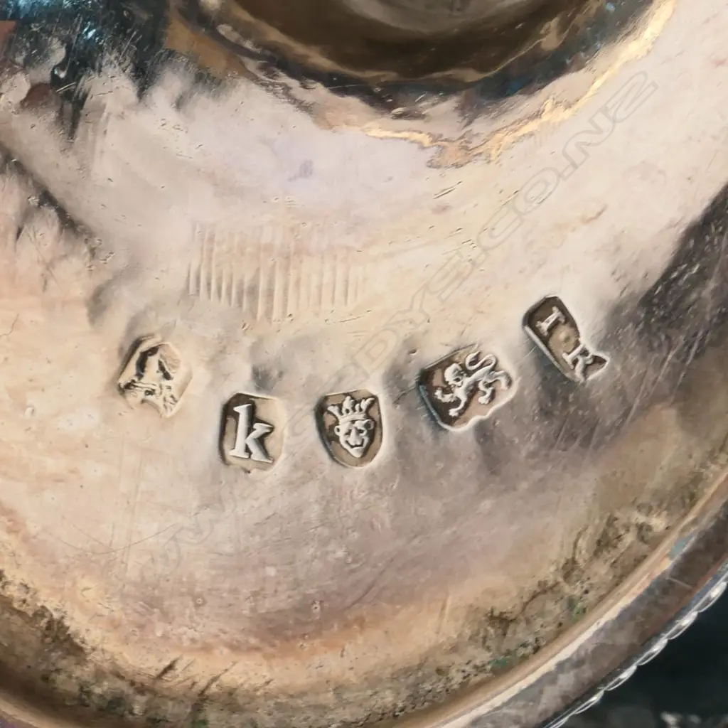 A George III silver, two handled sauce boat of good gauge, Image 1++