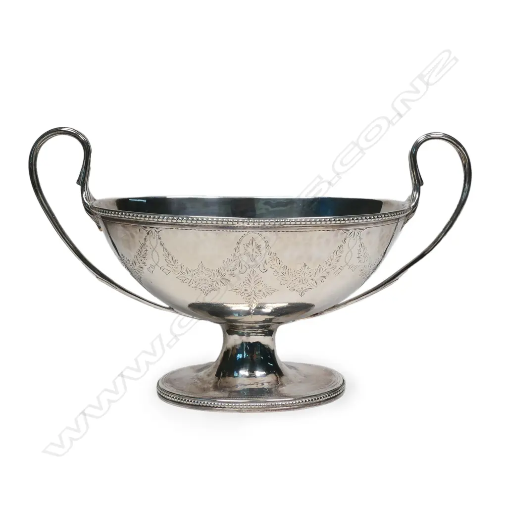 A George III silver, two handled sauce boat of good gauge, Image 1++