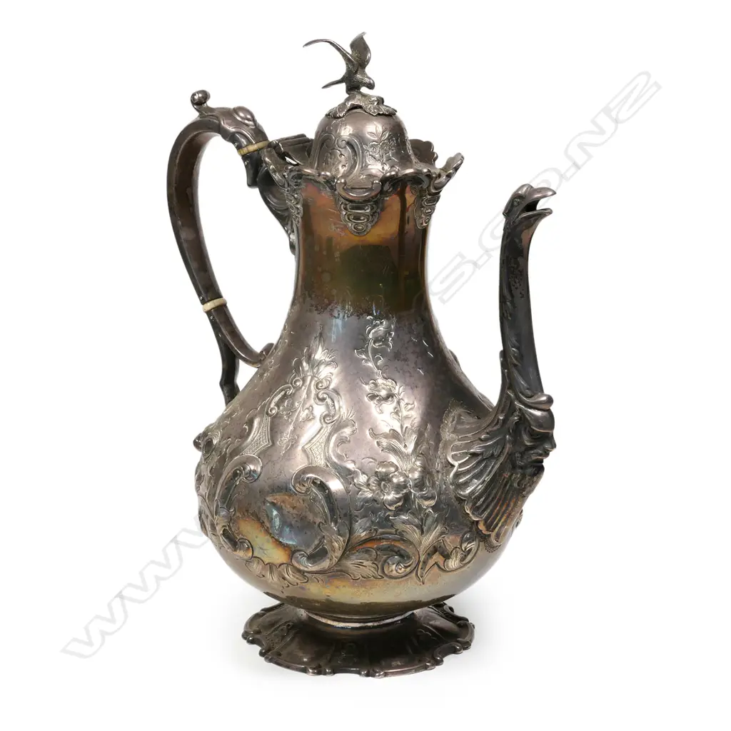 A Victorian silver coffee pot, Image 1++