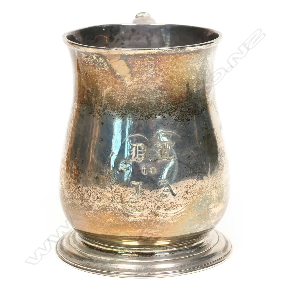 A George III silver baluster mug, Image 1++