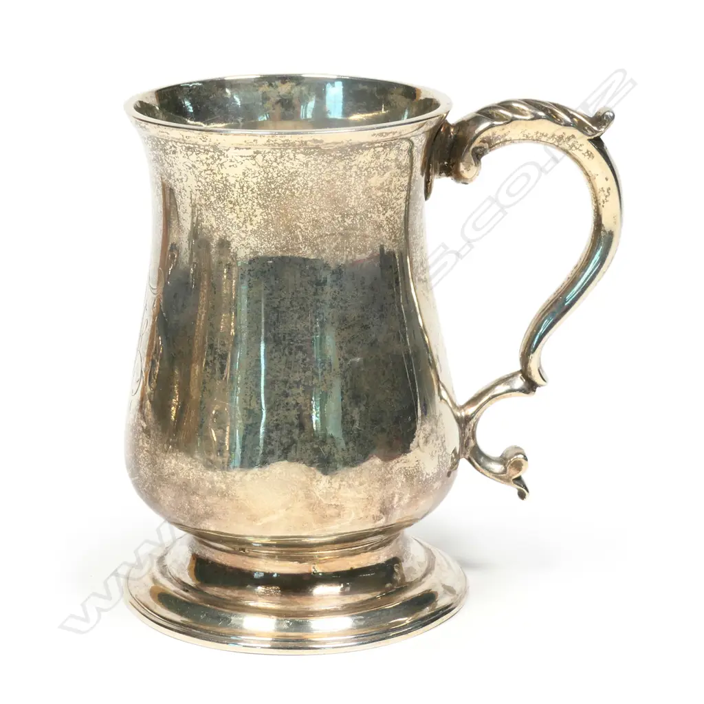 A George III silver baluster mug, Image 1++