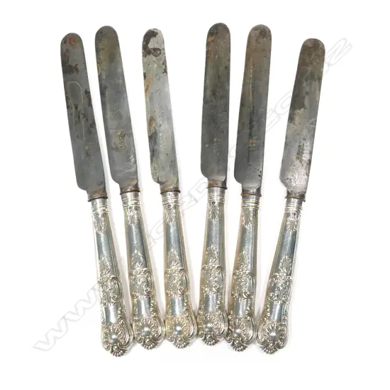 A set of six late Victorian silver handled King's Pattern entrée knives,