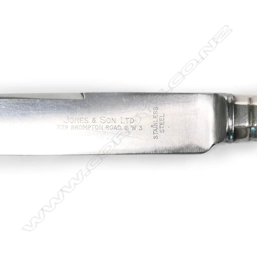 A set of six Victorian silver handled King's Pattern table knives, Image 1++