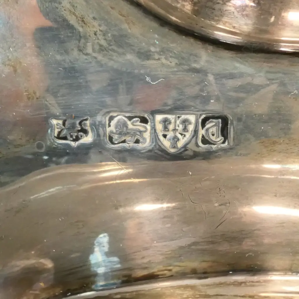 A large silver oval pedestal bowl, Image 1++