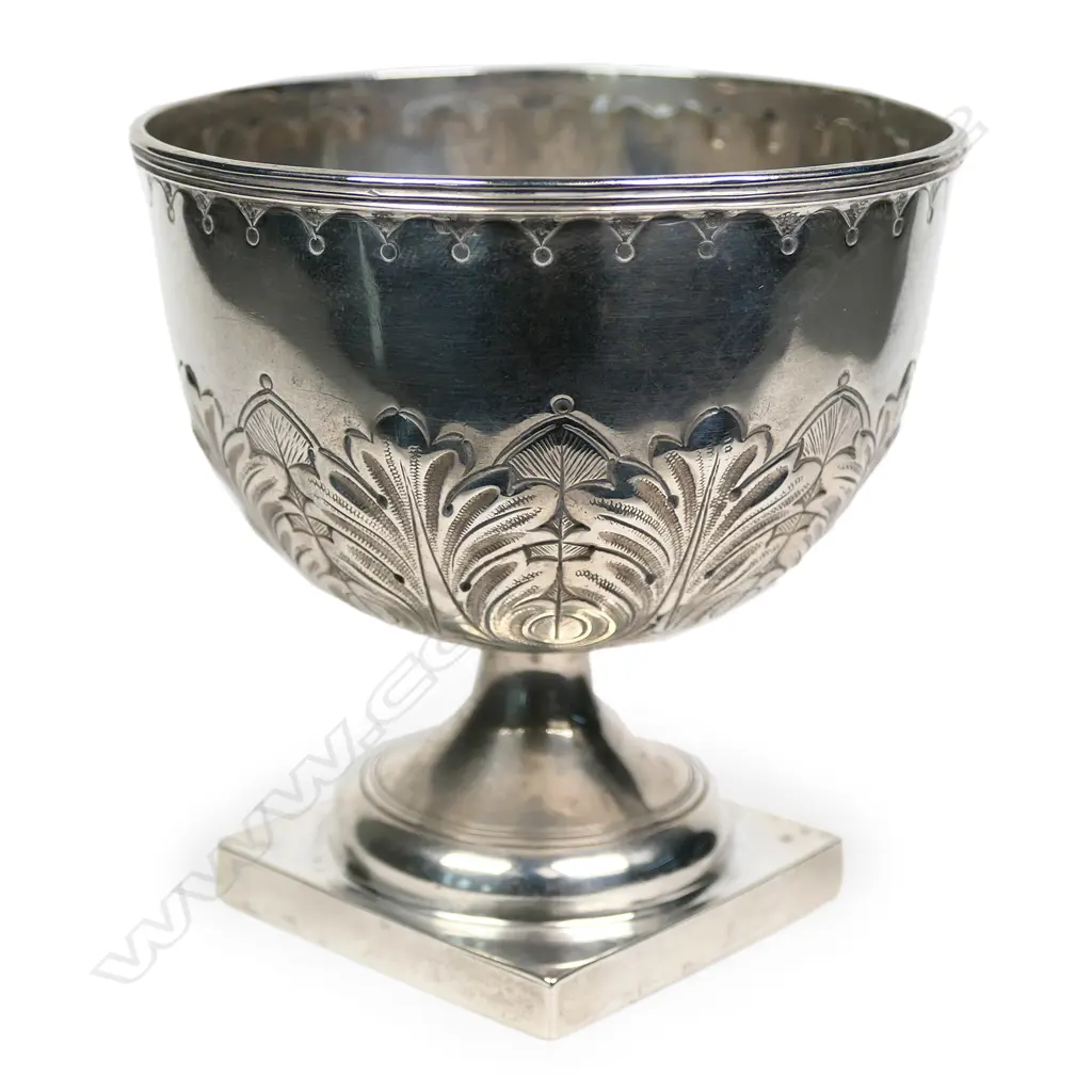 A late Victorian silver cup, Image 1++