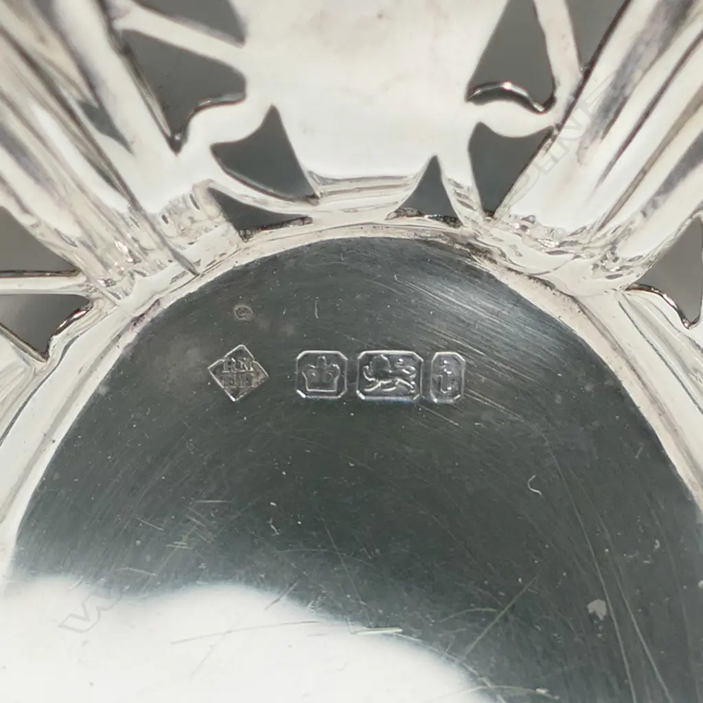 An Edwardian silver sweetmeat dish, Image 1++