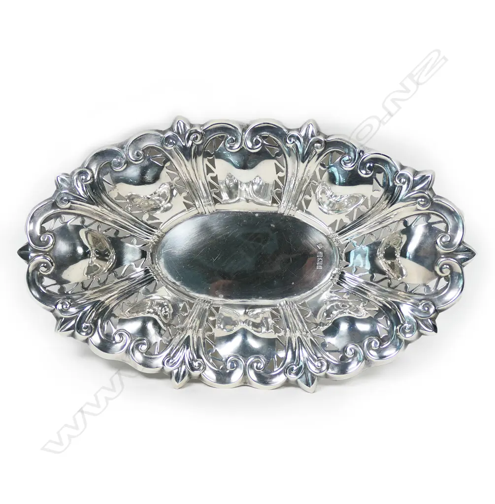 An Edwardian silver sweetmeat dish, Image 1++