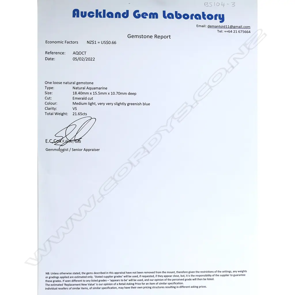 A loose aquamarine gemstone, Image 1++