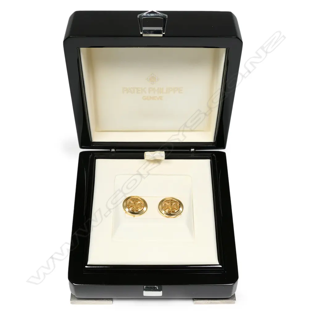 A pair of Patek Philippe 18ct yellow gold cufflinks, Image 1++
