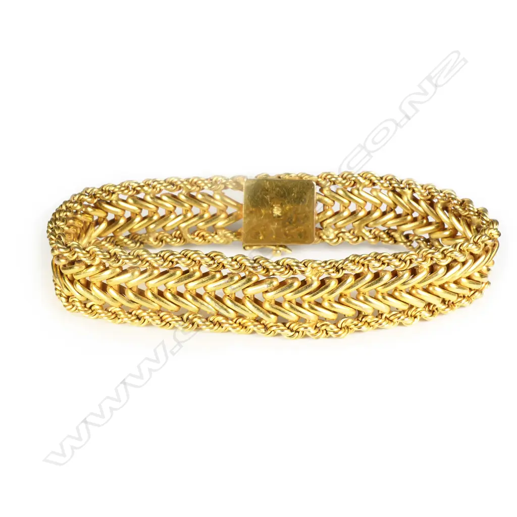 A 14ct gold bracelet, Image 1++