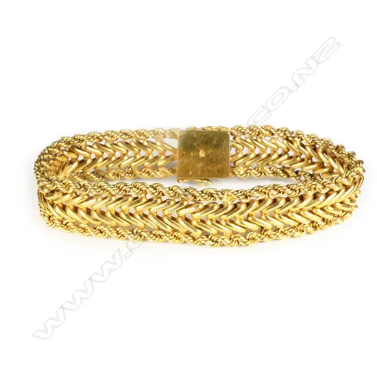 A 14ct gold bracelet,