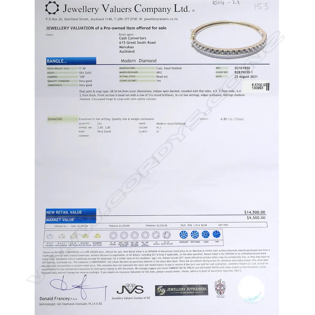 A 10ct gold and diamond set bangle, Image 1++