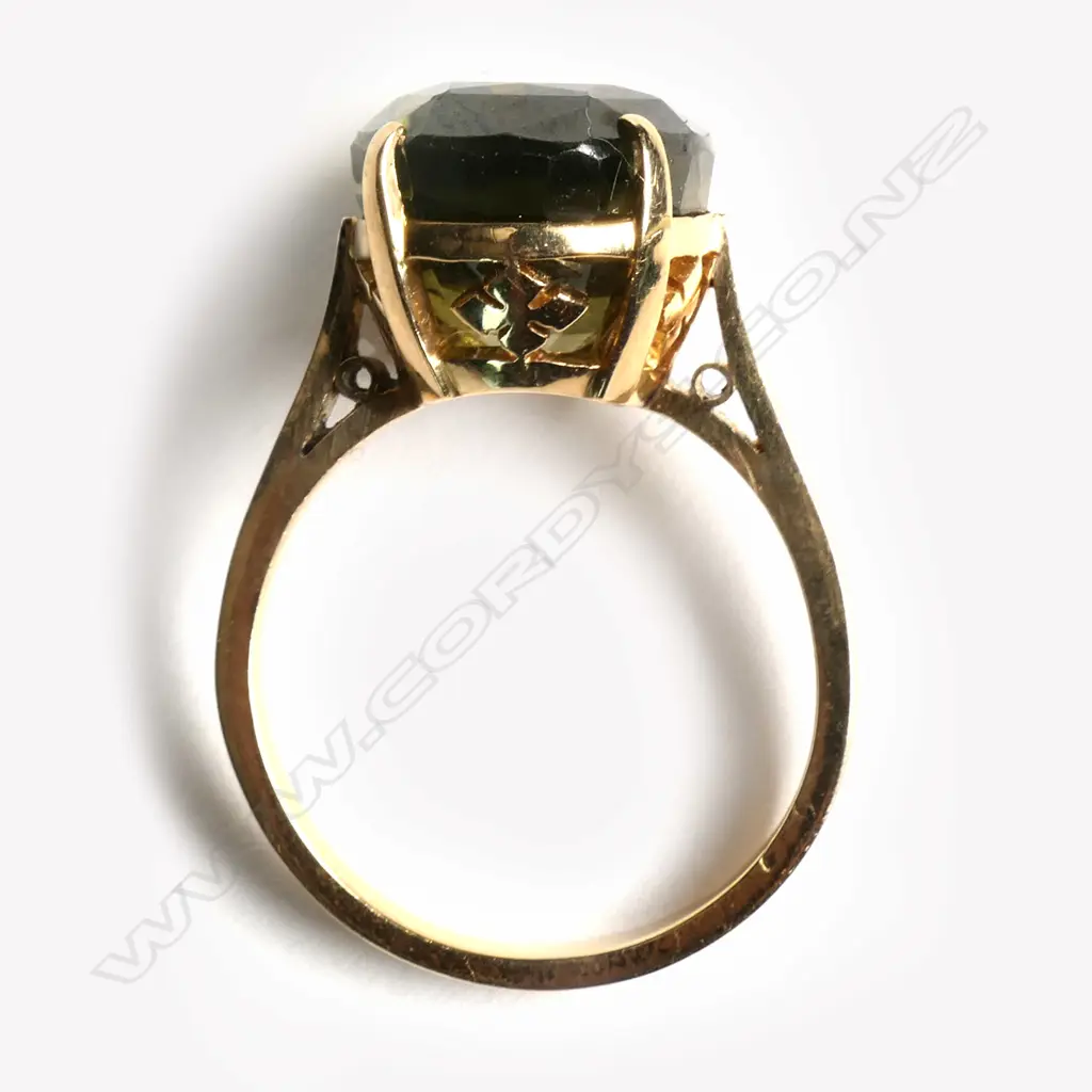 An 18ct gold and zircon dress ring, Image 1++