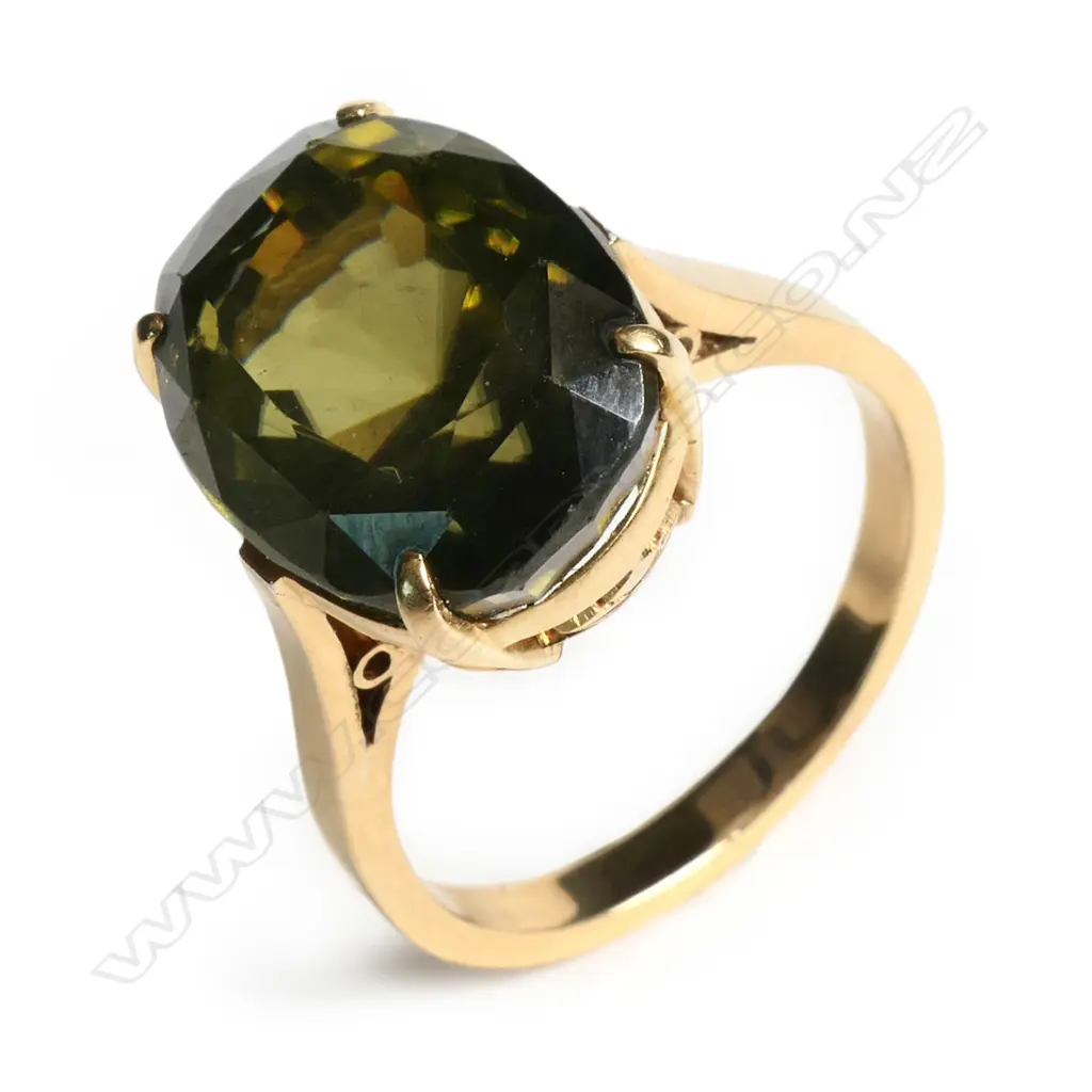 An 18ct gold and zircon dress ring, Image 1++