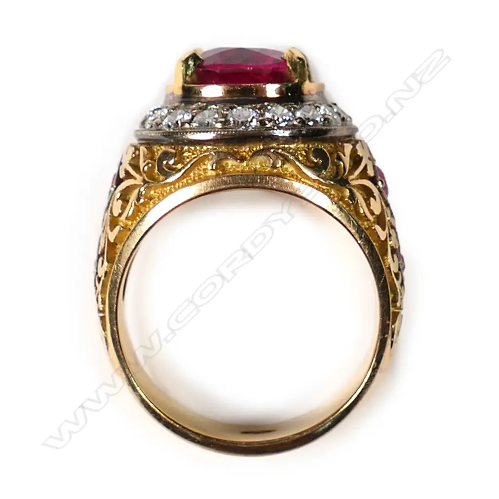 An impressive 18ct gold ruby and diamond ring, Image 1++