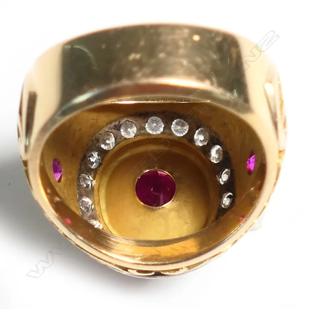 An impressive 18ct gold ruby and diamond ring, Image 1++
