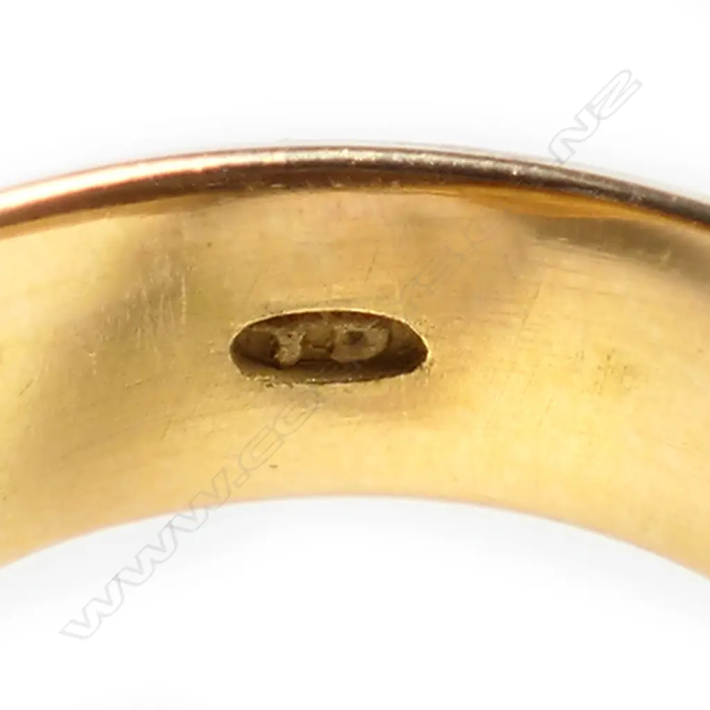 An impressive 18ct gold ruby and diamond ring, Image 1++