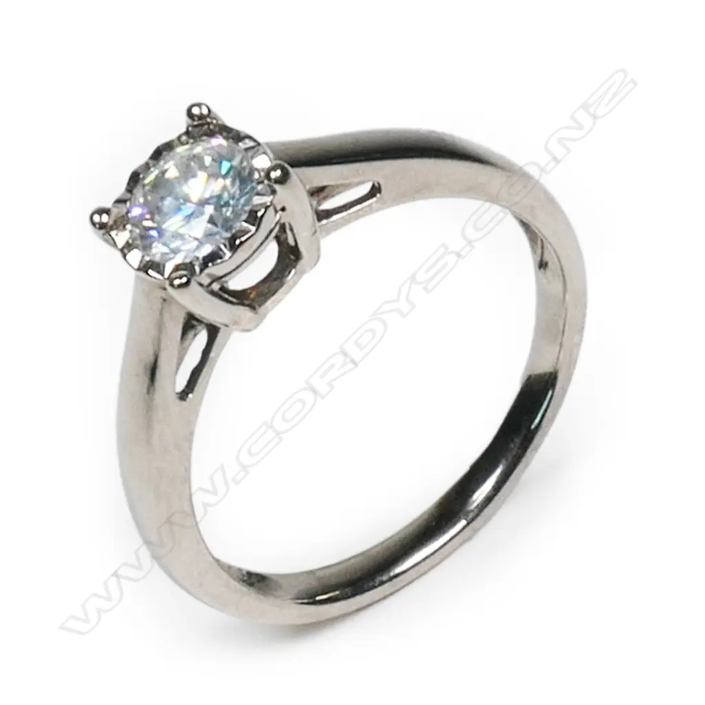 An 18ct white gold and diamond solitaire ring, Image 1++
