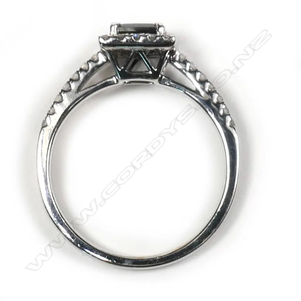 An 18ct white gold and diamond cluster ring, Image 1++