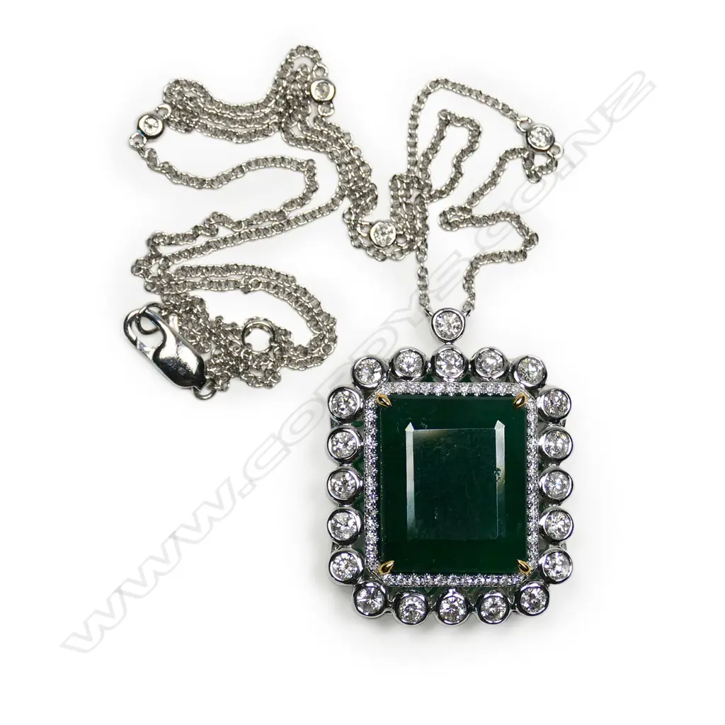 A 14ct white gold emerald and diamond statement necklace, Image 1++