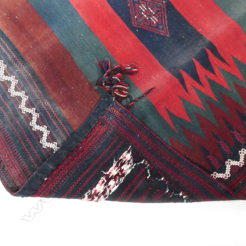 An antique Iranian kilim, Image 1++