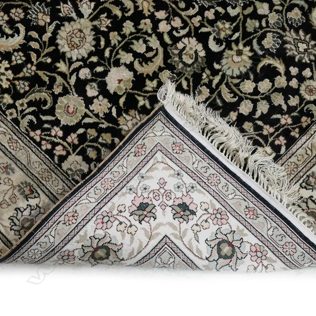 A finely hand knotted Qum silk pile carpet, Image 1++