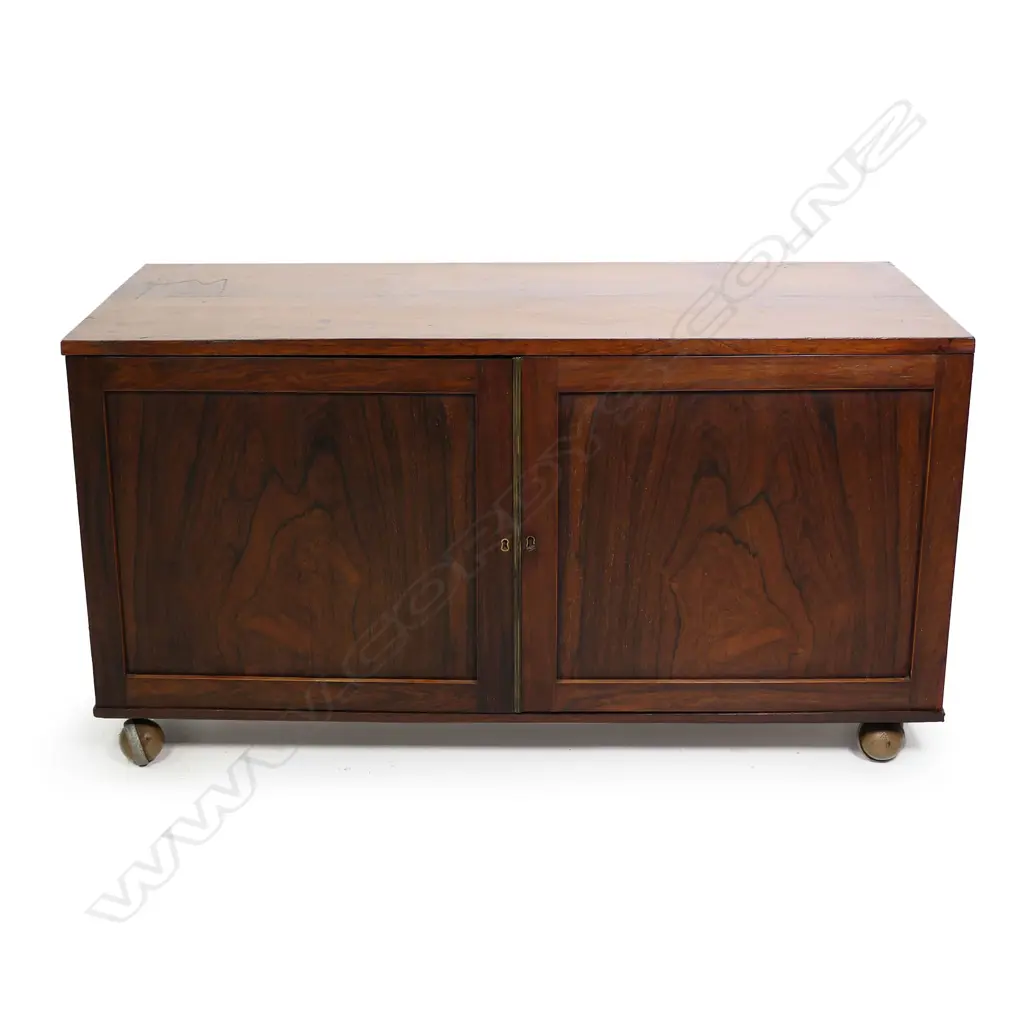 A 19thC rosewood collectors’ chest, Image 1++