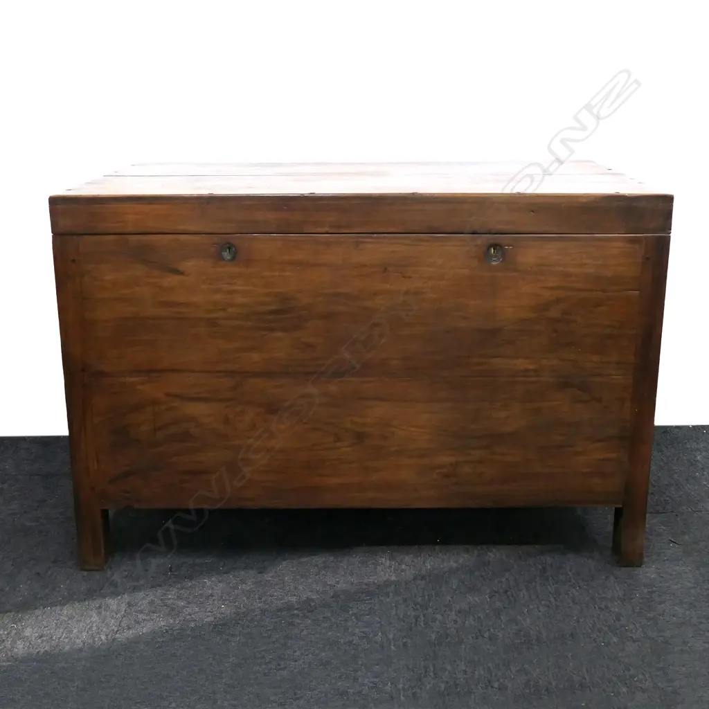 A 19thC large Anglo-Indian rosewood plain trunk, Image 1++