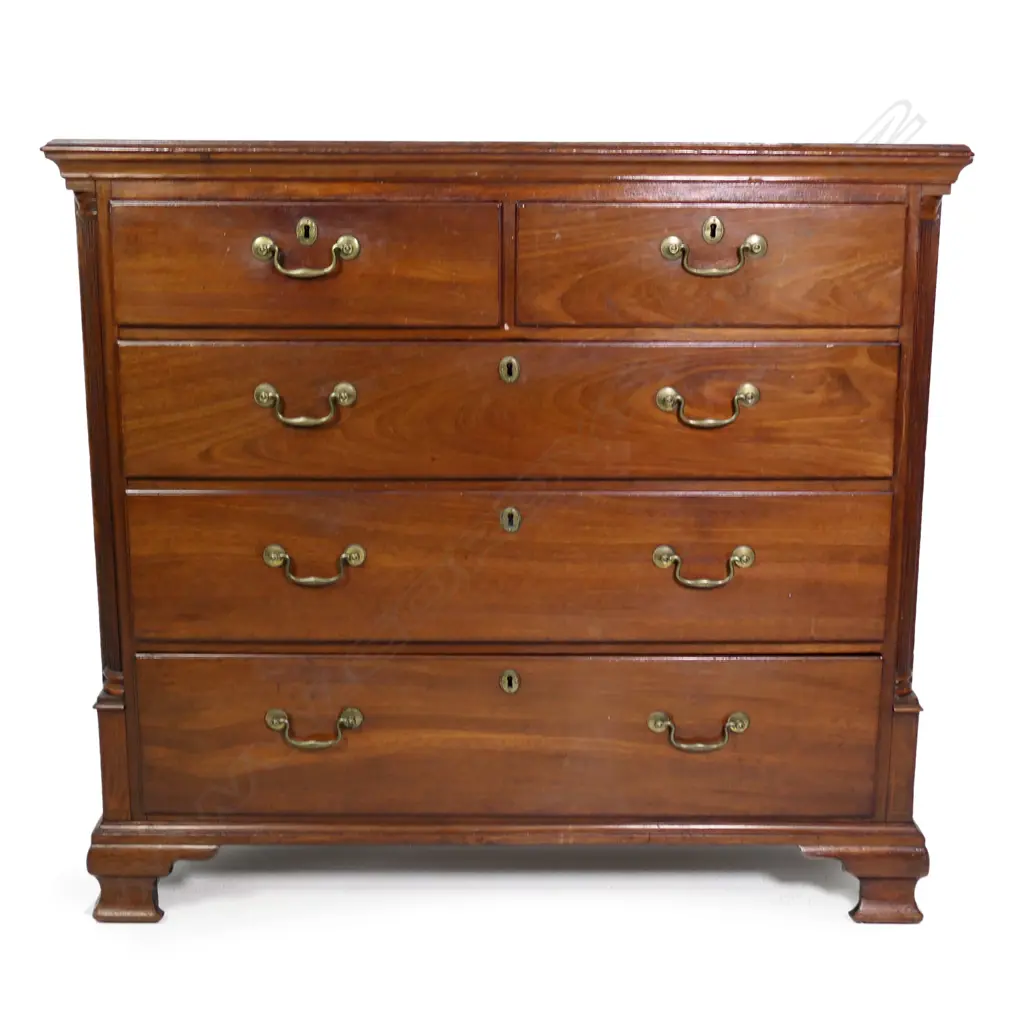 A Georgian mahogany five drawer chest, Image 1++