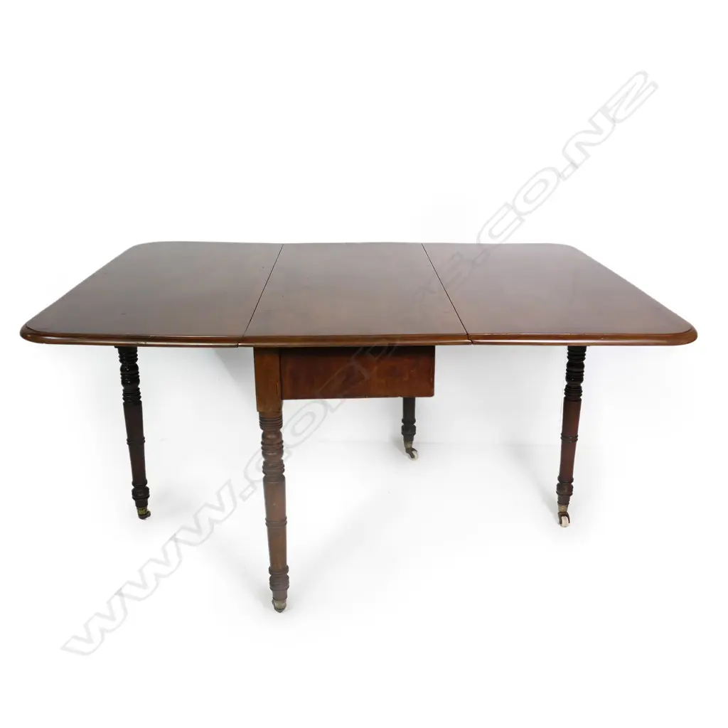 A Georgian mahogany drop side table, Image 1++