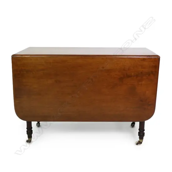 A Georgian mahogany drop side table,