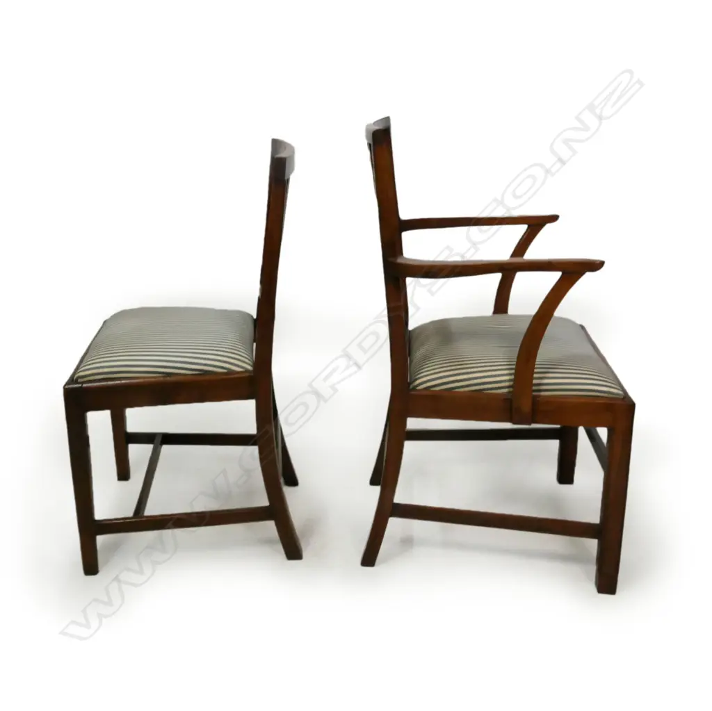 A set of six oak Sheraton style dining chairs, Image 1++