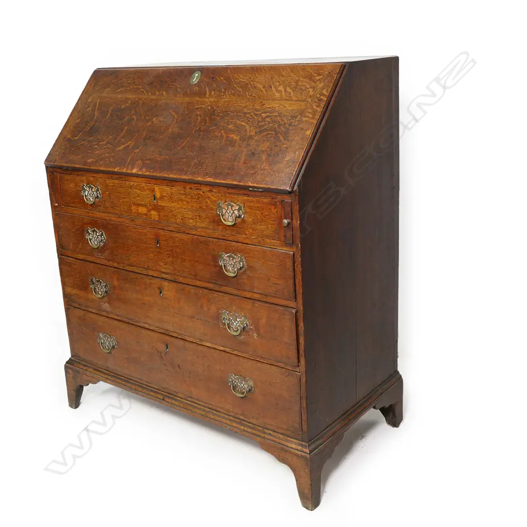 A Georgian oak drop front bureau, Image 1++
