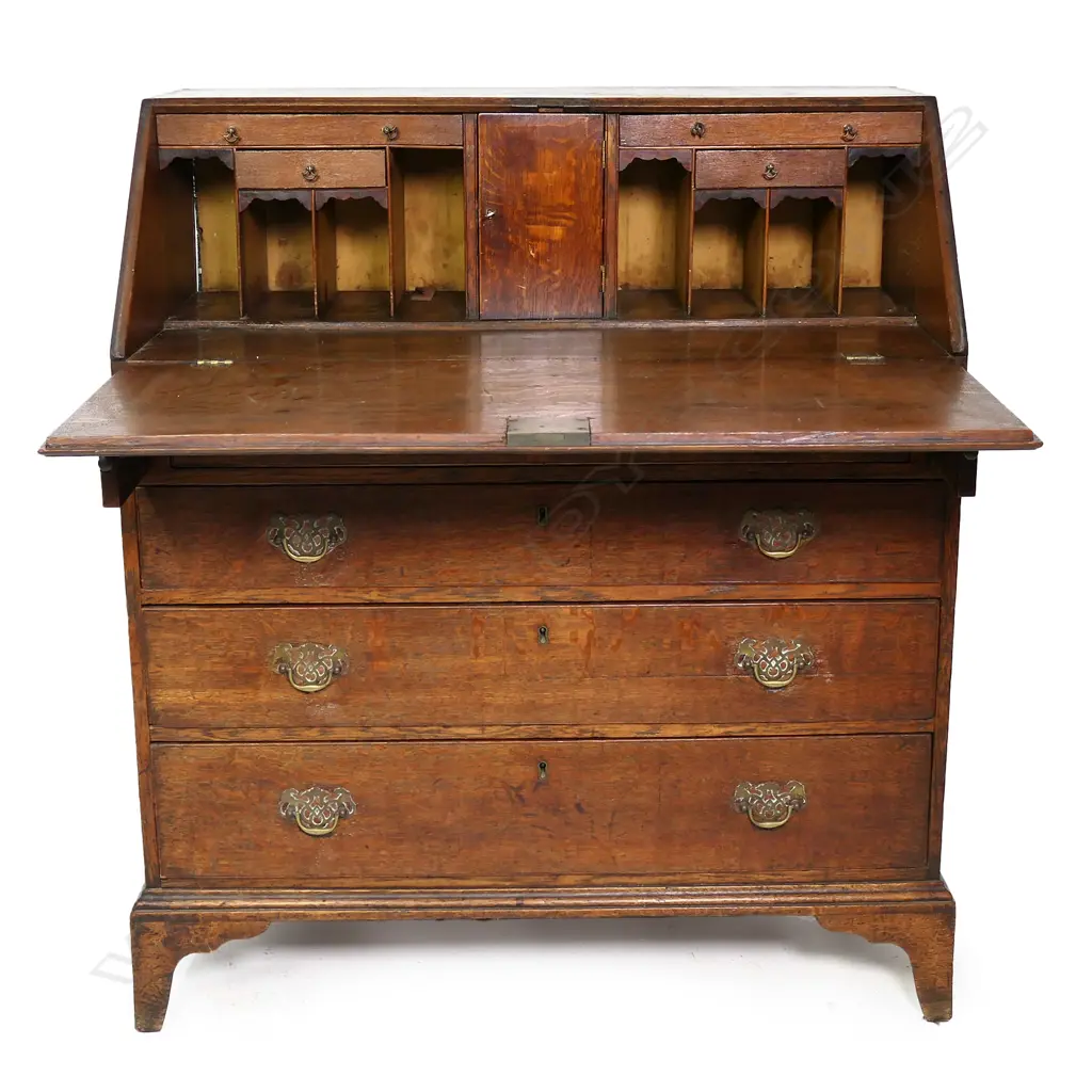A Georgian oak drop front bureau, Image 1++
