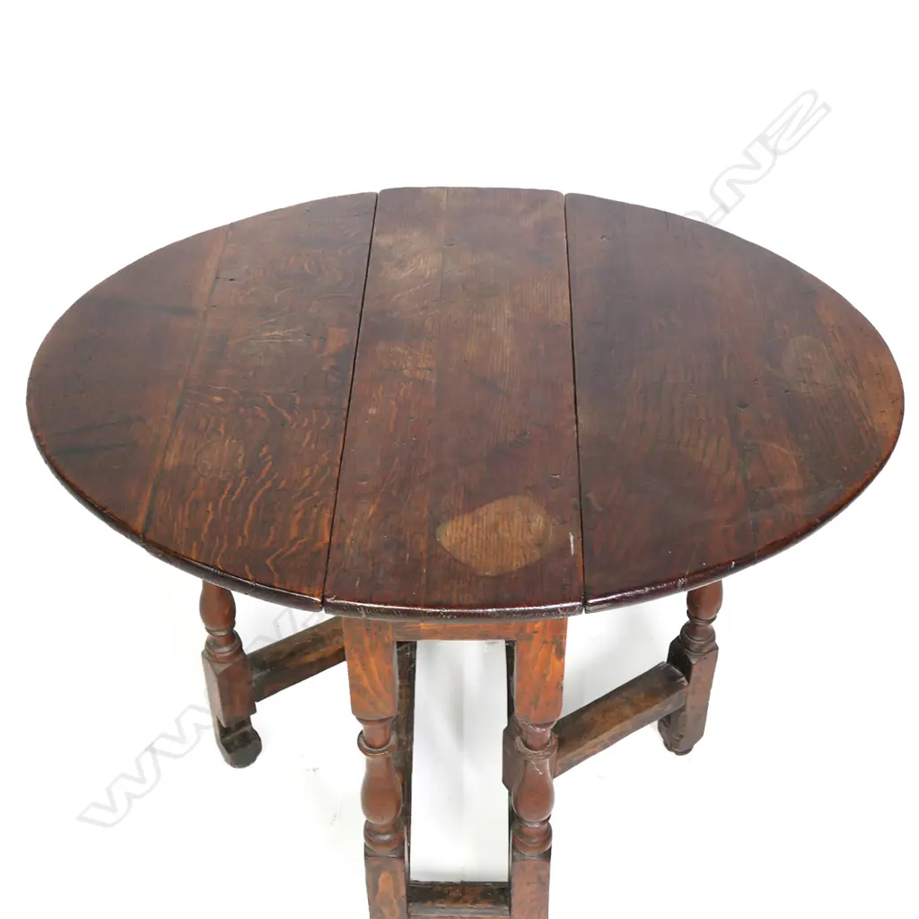 A Georgian oak gate leg table, Image 1++