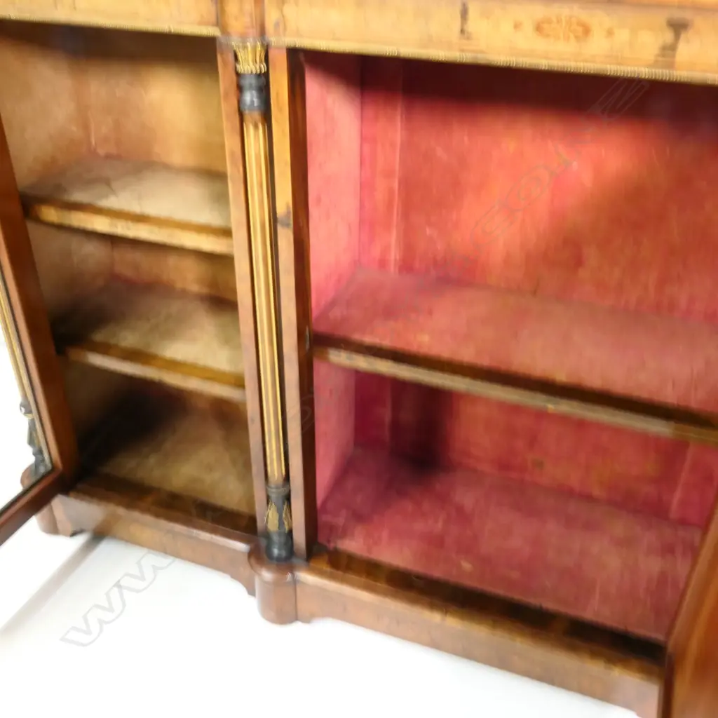 A Victorian burr walnut credenza, Image 1++