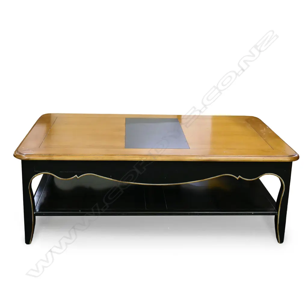 A Grange Domo Classical large fruit wood 'Provencal' coffee table, Image 1++