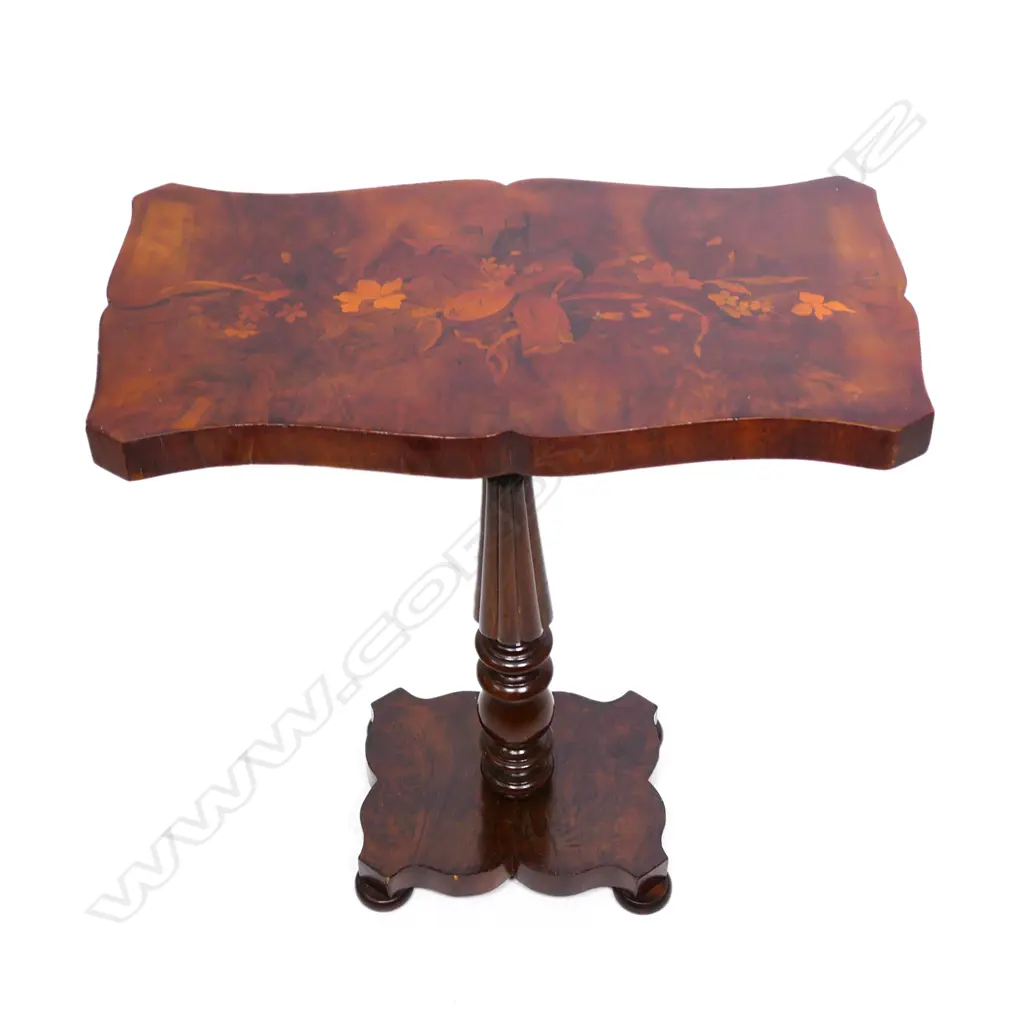 A French 19thC small walnut inlaid side table, Image 1++