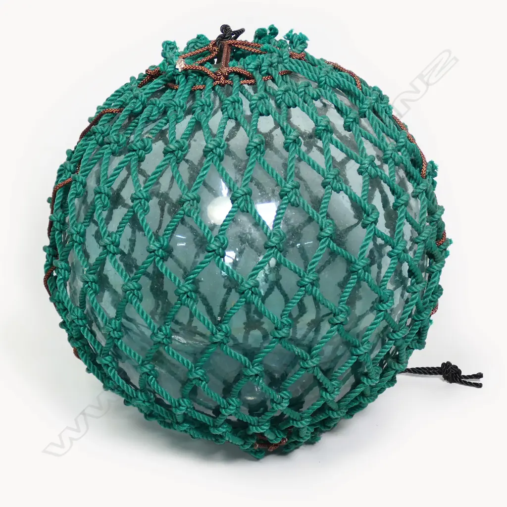 An old Japanese glass fishing float, Image 1++