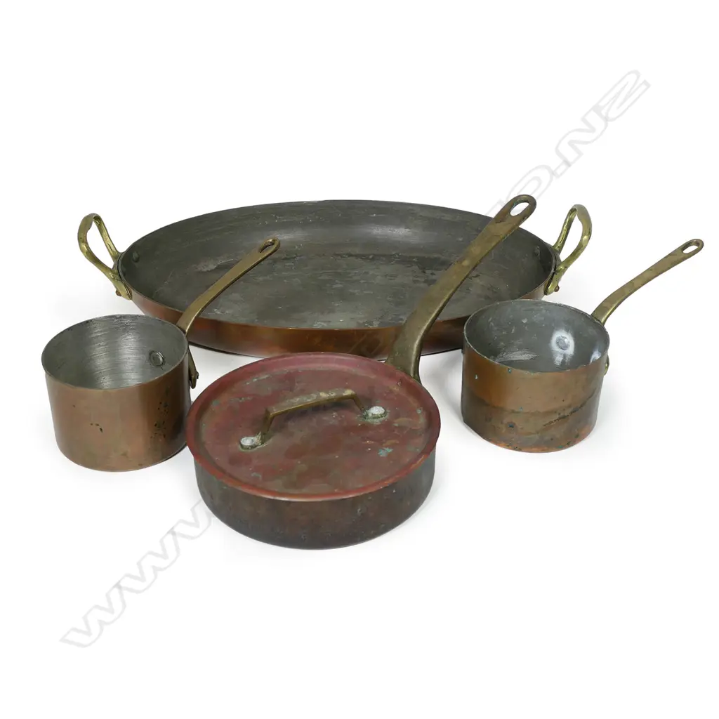 Four copper chef's  pans, with brass handles Image 1++