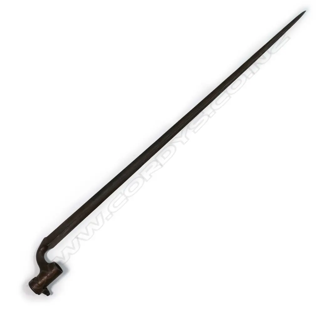 A socket bayonet with triangular blade. Image 1++