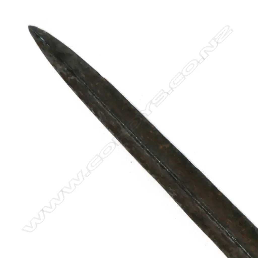 A socket bayonet with triangular blade. Image 1++