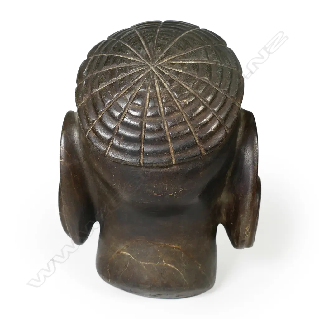 A Solomon Islands carved stone head, Image 1++