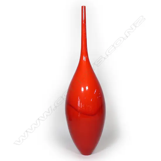 A Peter Collis tall elegant specimen vase